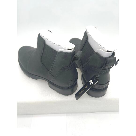 Sorel Emelie lll WP boots.  Women 6. Pull on.
B207 - Picture 15 of 16